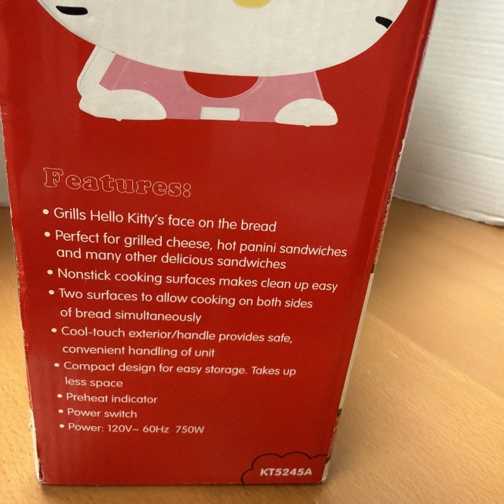 SANRIO HELLO KITTY HOT SANDWICH MAKER #KT5245A NEW IN BOX ~~SEE PICTURES ~~